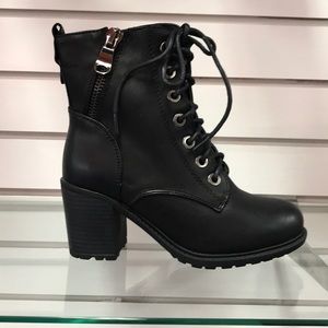 Black boot